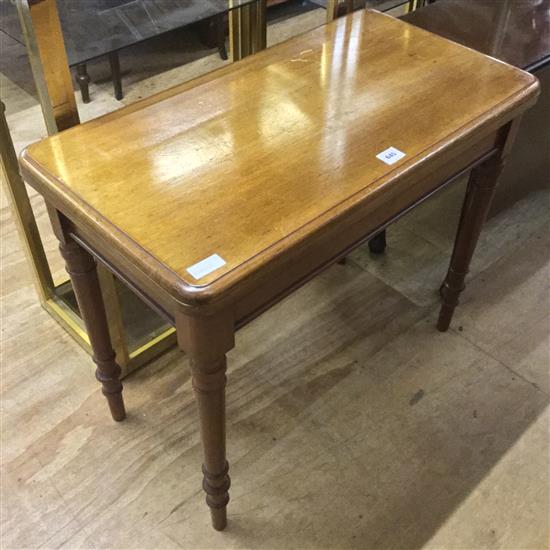 Pale mahogany card table(-)